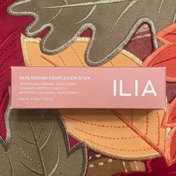 Brand New ILIA Skin Rewind Blurring Foundation and Concealer Complexion Stick - Picture 6 of 16